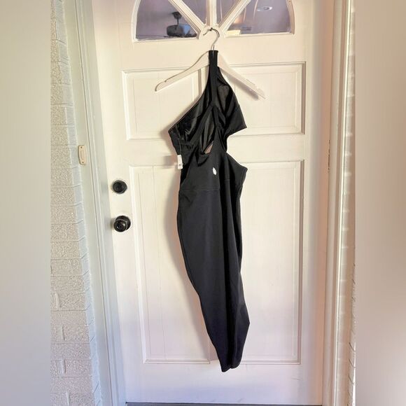 NWT Revolve Free People Movement Transcend Limits Onesie Black One Shoulder - Picture 4 of 7